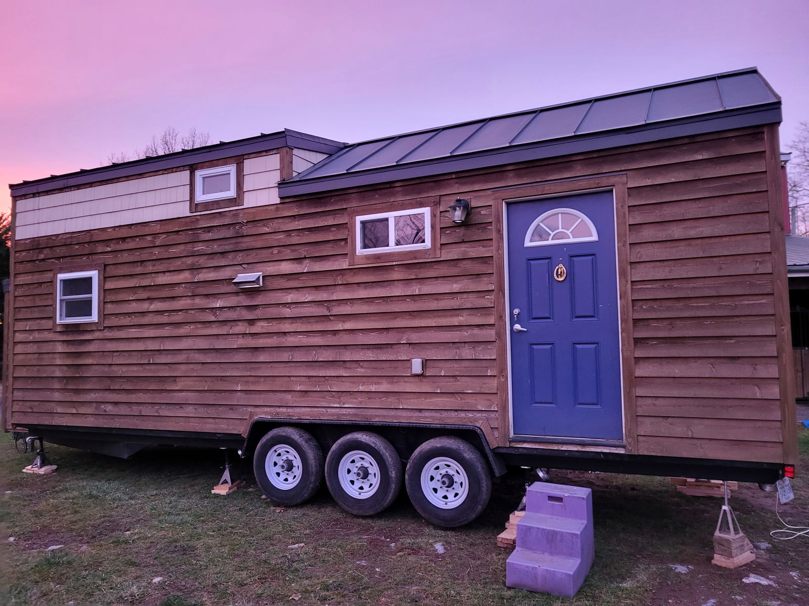 Beautiful tiny house on wheels ready to go.  - 1 bed, 1 bath, 238 sqft in Berryville, Virginia