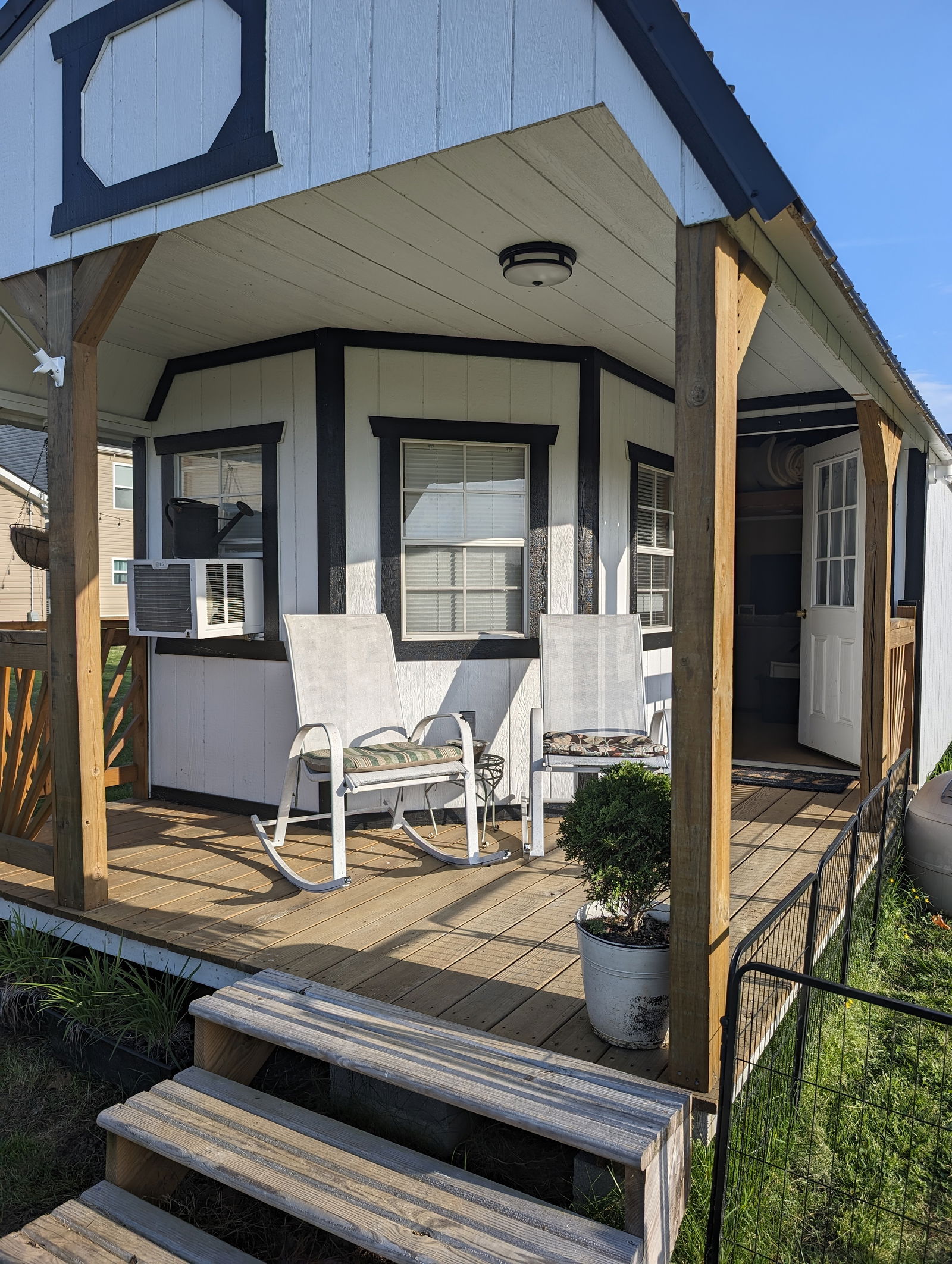 Country charmer with enough room on the porch for 2 rocking chairs. - 0 bed, 0 bath, 336 sqft in murfreesboro, Tennessee