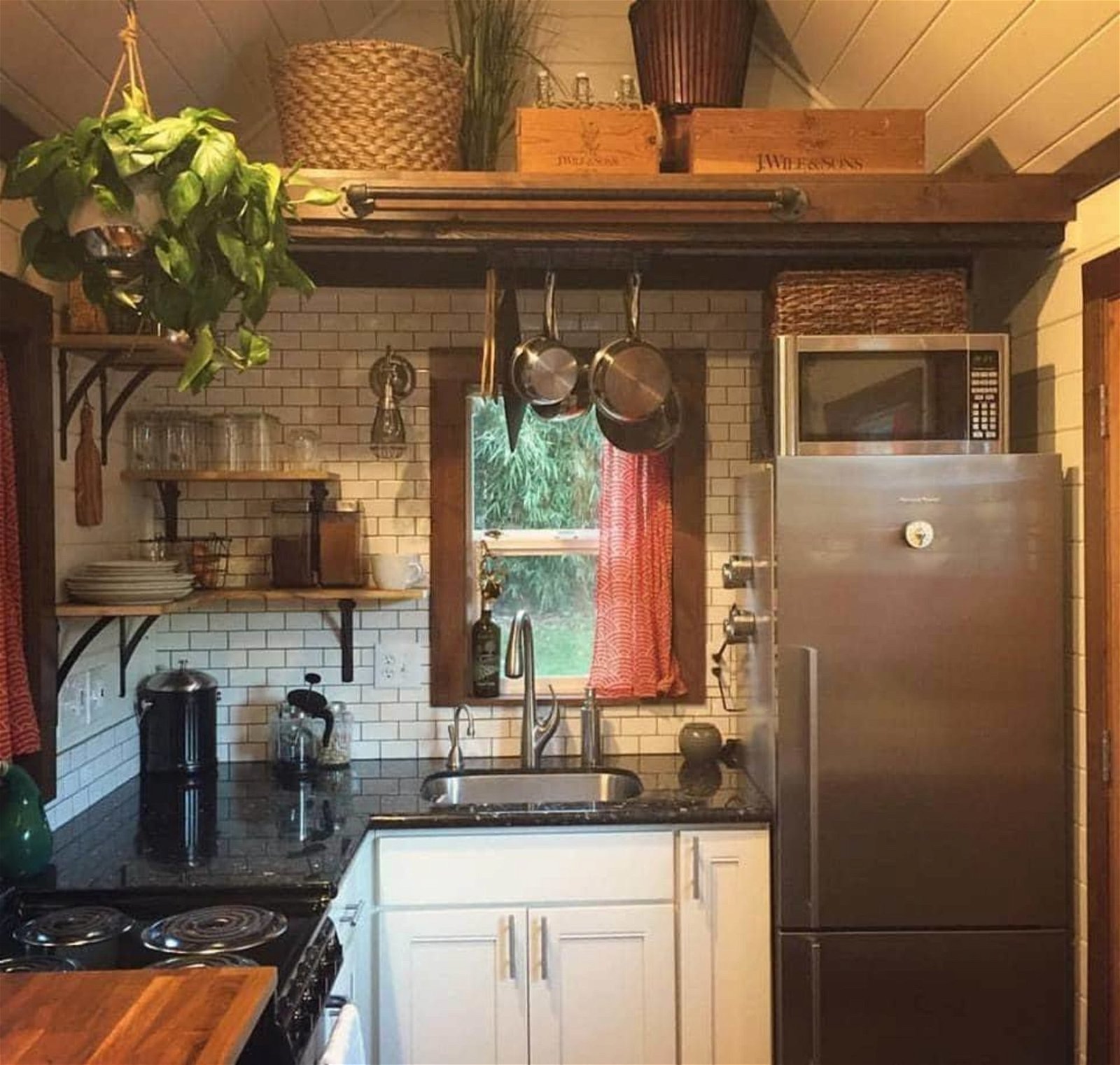 tiny house kitchen organization