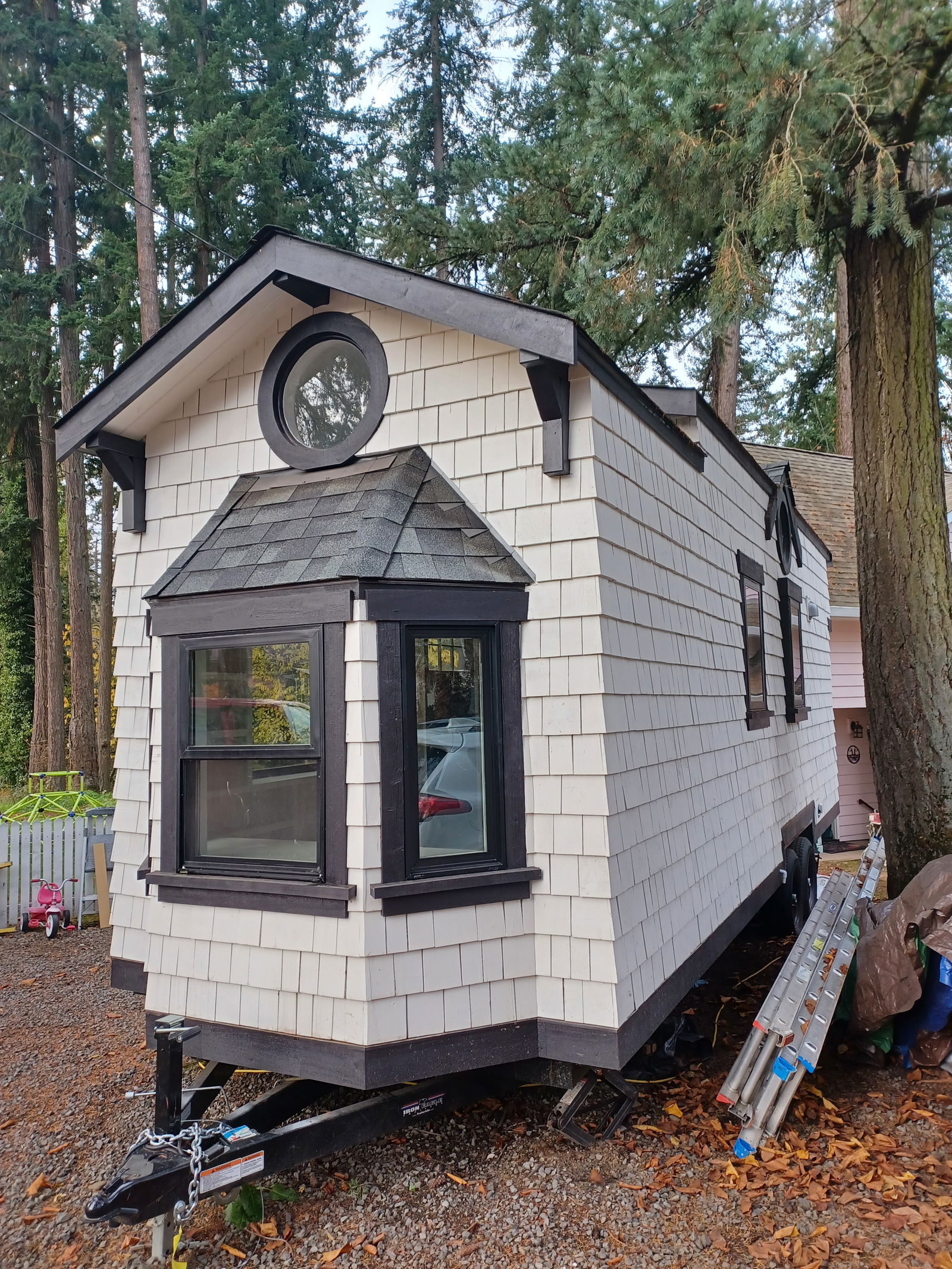 Craftsmans Delight 26ftTiny Home on Wheels - 1 bed, 1 bath, 185 sqft in Newberg, Oregon