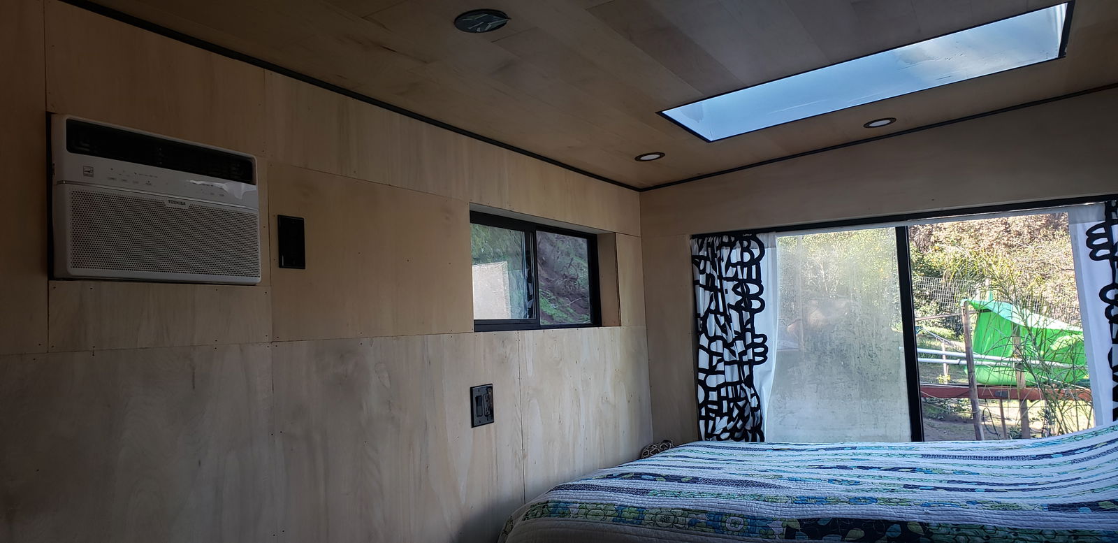 2022 built stationary cabin / N. San Diego - 0 bed, 1 bath, 224 sqft in Vista, California