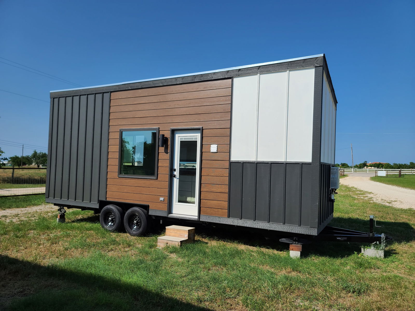 Newly Completed Tiny House on Wheels - 1 bed, 1 bath, 221 sqft in Georgetown, Texas