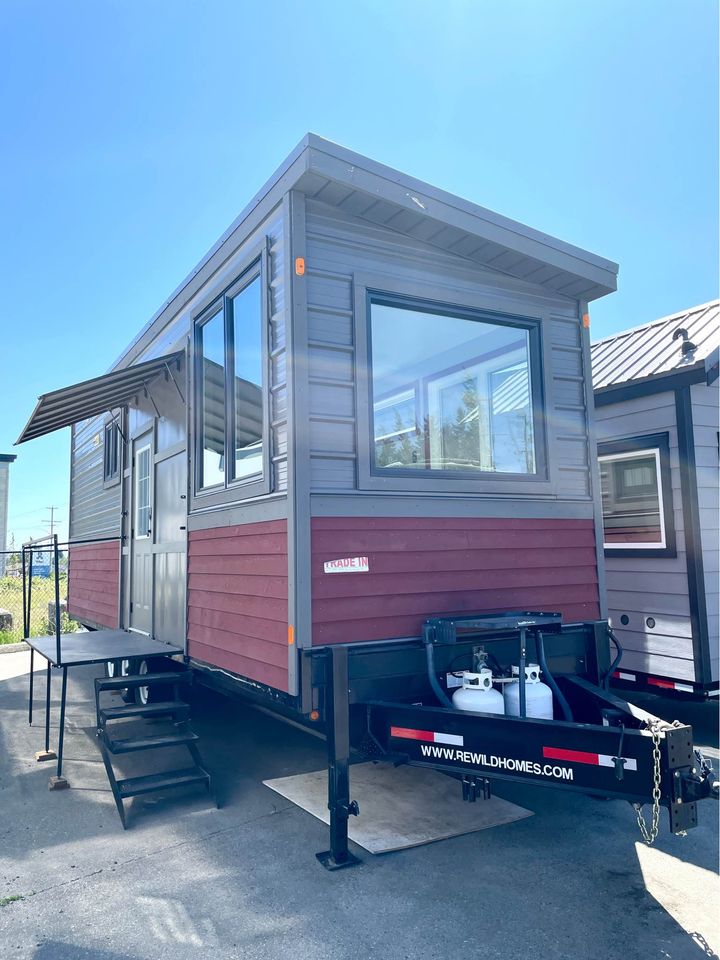 2020 Rewild Tiny Homes calliope 28' rvia (csa z240rv) certified tiny home on wheels (financing available) - 1700w solar panels, 4000w inverter, 460amp/hr agm deep cycle batteries, fresh water tank, composting incinerator toilet, dishwasher, washer/dryer) - 2 bed, 1 bath, 250 sqft in Abbotsford, British Columbia