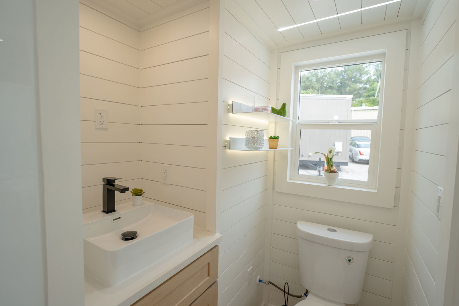 24' THOW with Smart Storage, Adaptable Layout, and Cozy Built-Ins | Avalon V2 - 3 bed, 1 bath, 204 sqft in Snellville, Georgia