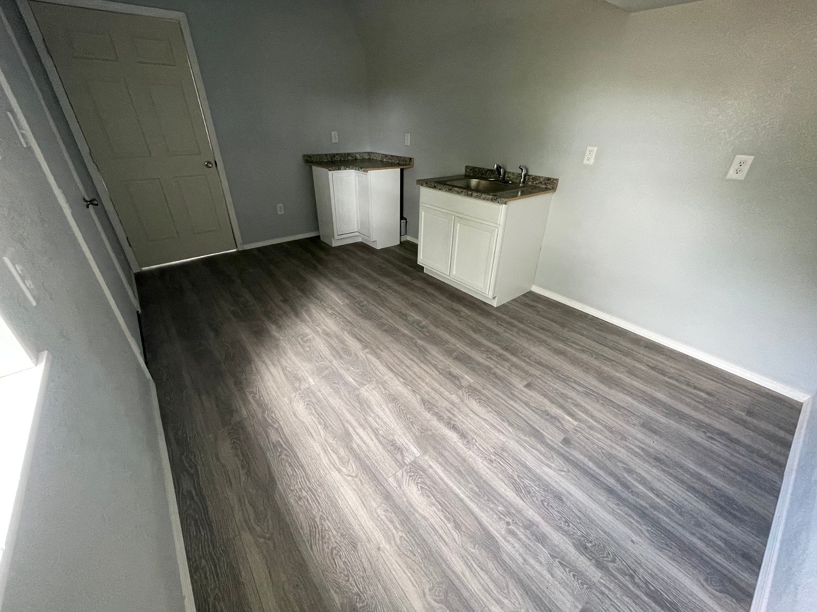 230 sq ft Tiny home - 1 bed, 1 bath, 230 sqft in Dublin, Texas