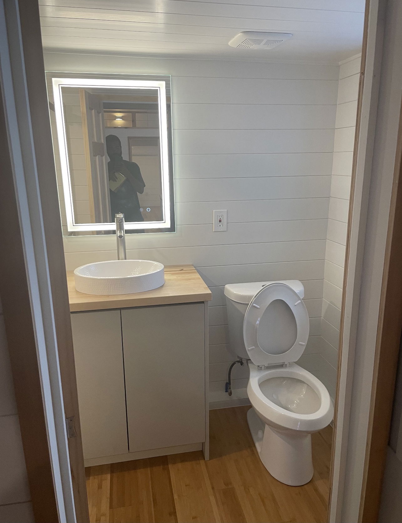 New Tiny Home On Wheels  - Image 5