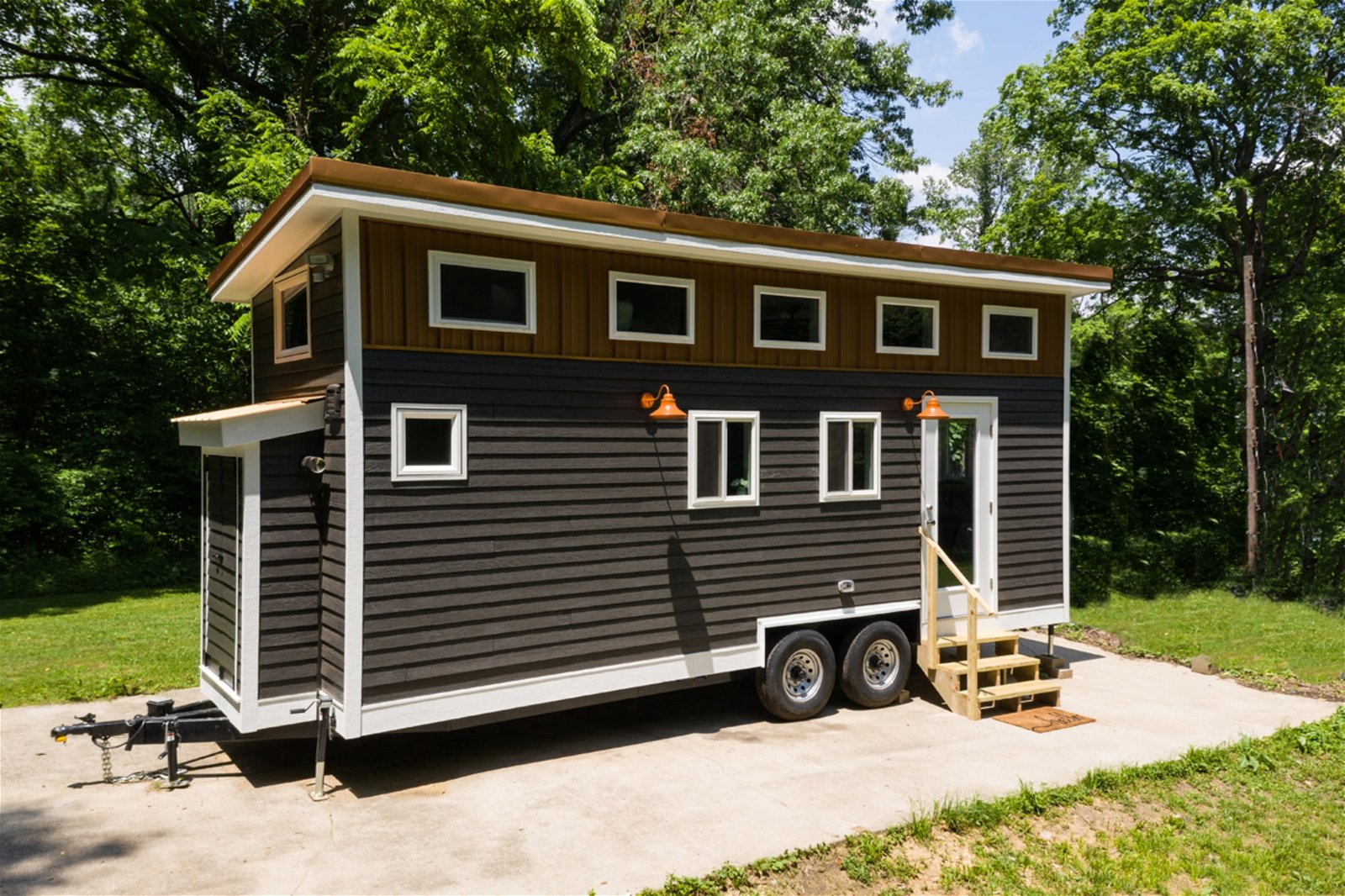 Custom Built Tiny Homes on Wheels - 2 bed, 1 bath, 296 sqft in Horse Cave, Kentucky