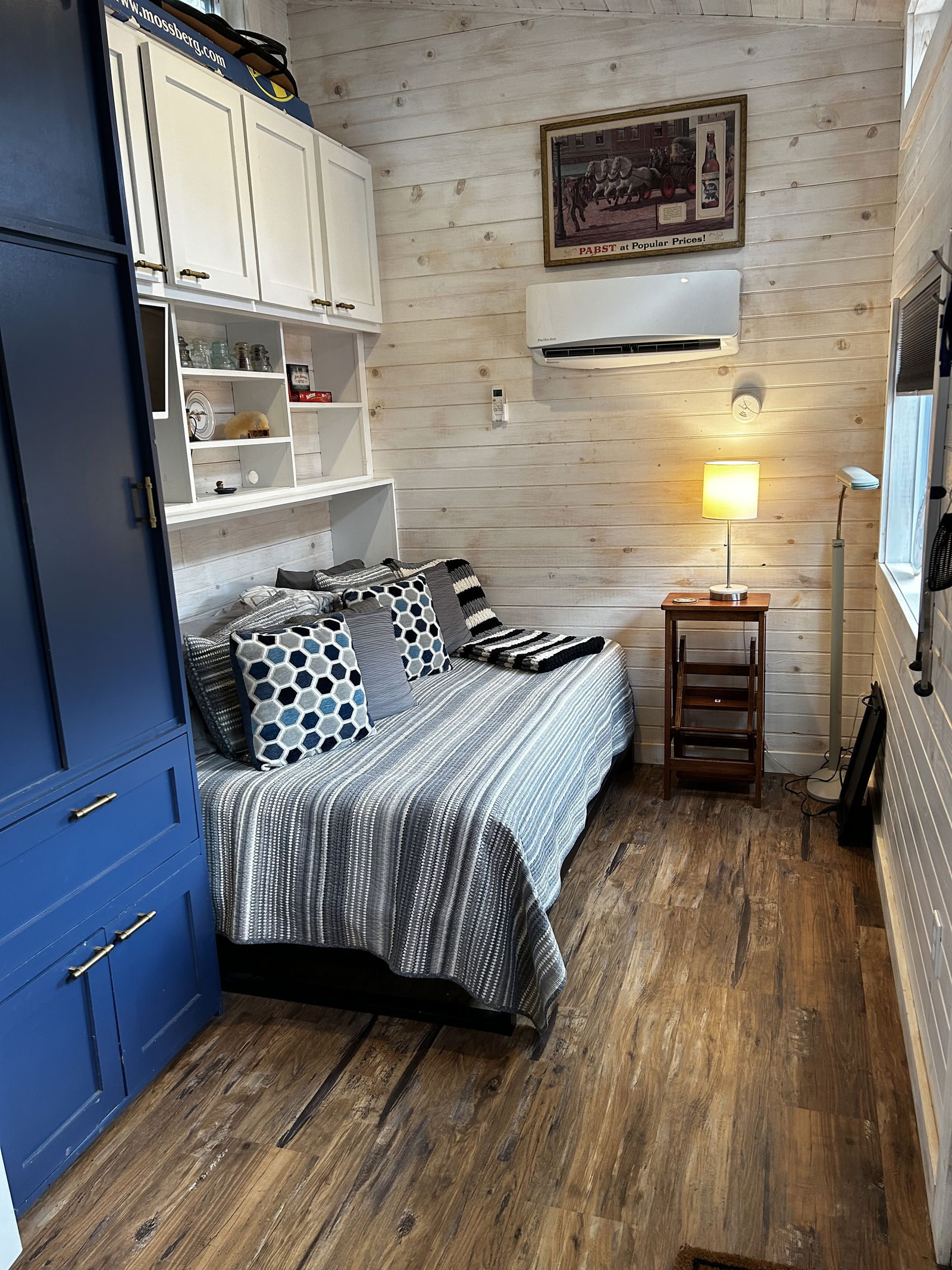 Charming NOAH  Certified  tiny home - 0 bed, 1 bath, 200 sqft in Blue Ridge , Georgia