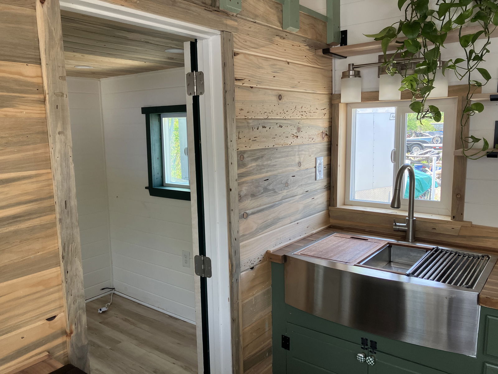 Apocalypse Safe Luxury 28’ Tiny - 2 bed, 1 bath, 224 sqft in Vernon Township, New Jersey