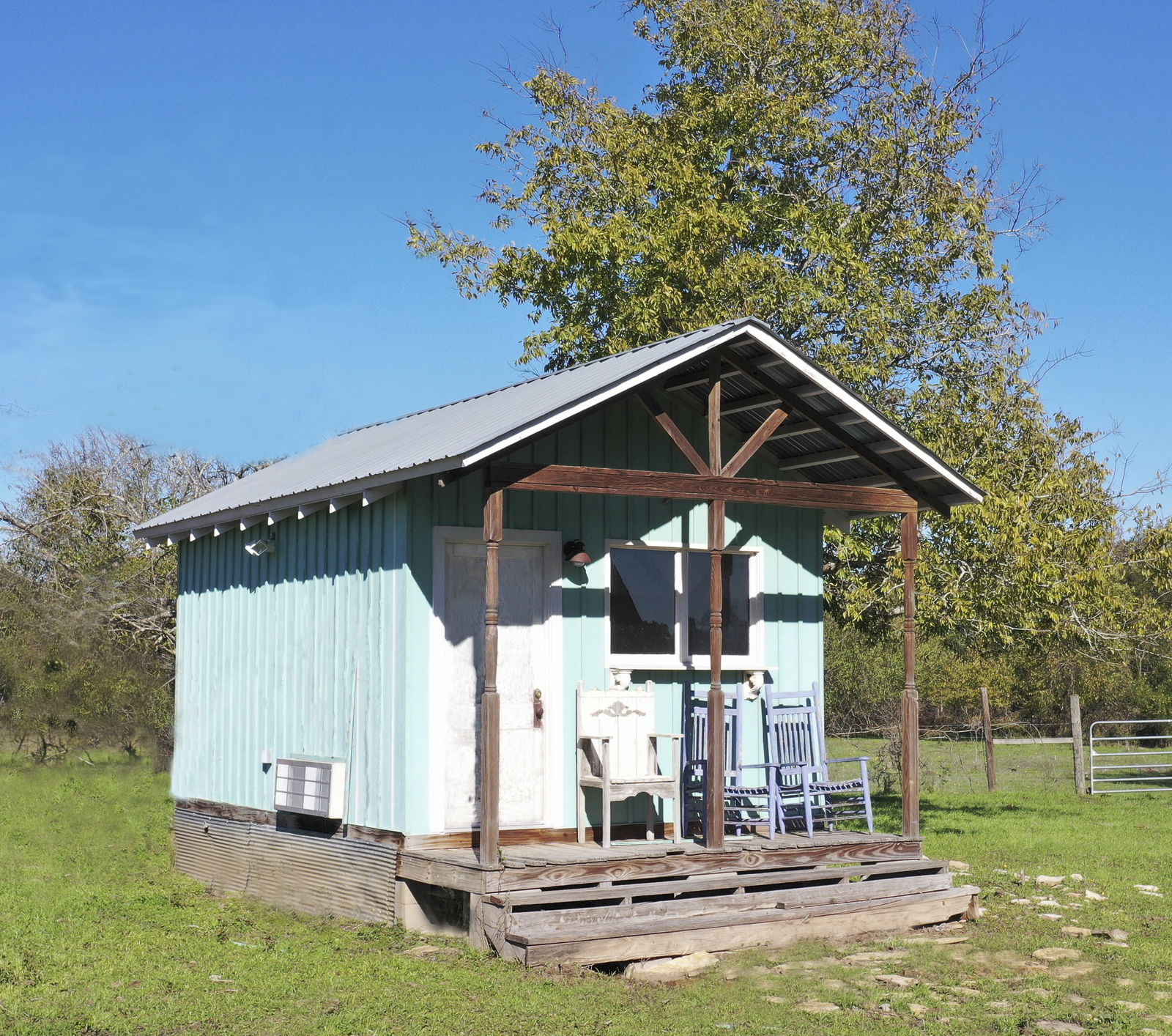 Roundtop / Warrenton Cottage for Sale  - 1 bed, 1 bath, 192 sqft in ROUNDTOP, Texas