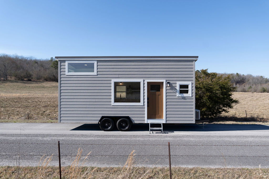 Wind River 24'x8.5' Pingora
