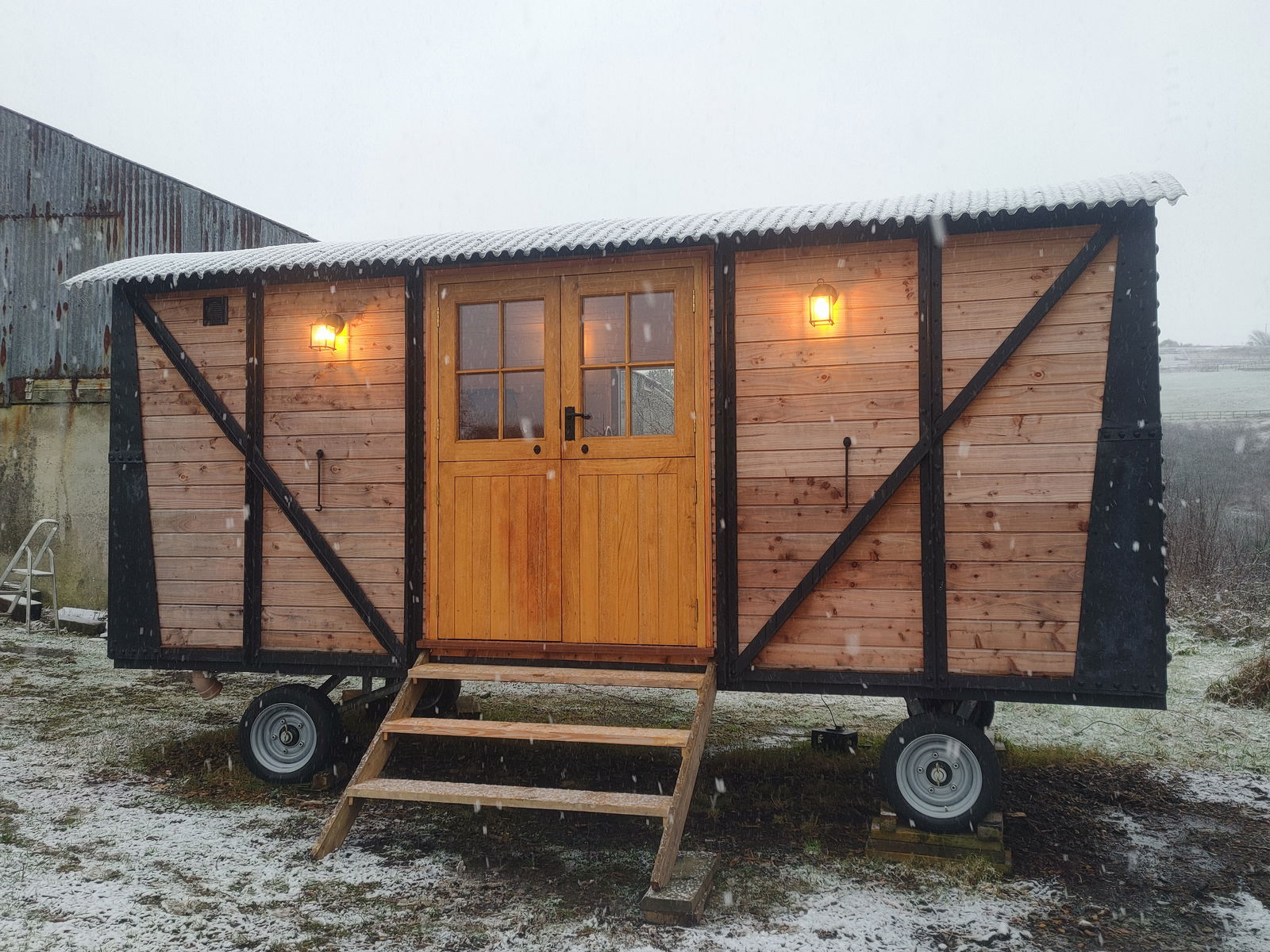 Stunning 1940s Rail Carriage Conversion  - 1 bed, 1 bath, 144 sqft in Tintagel, United Kingdom
