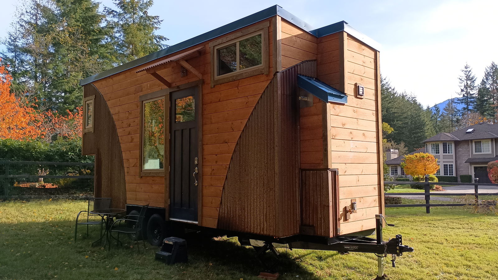 Custom Split Level (Teanaway by Big Door Tinys) - 2 bed, 1 bath, 215 sqft in North Bend, Washington