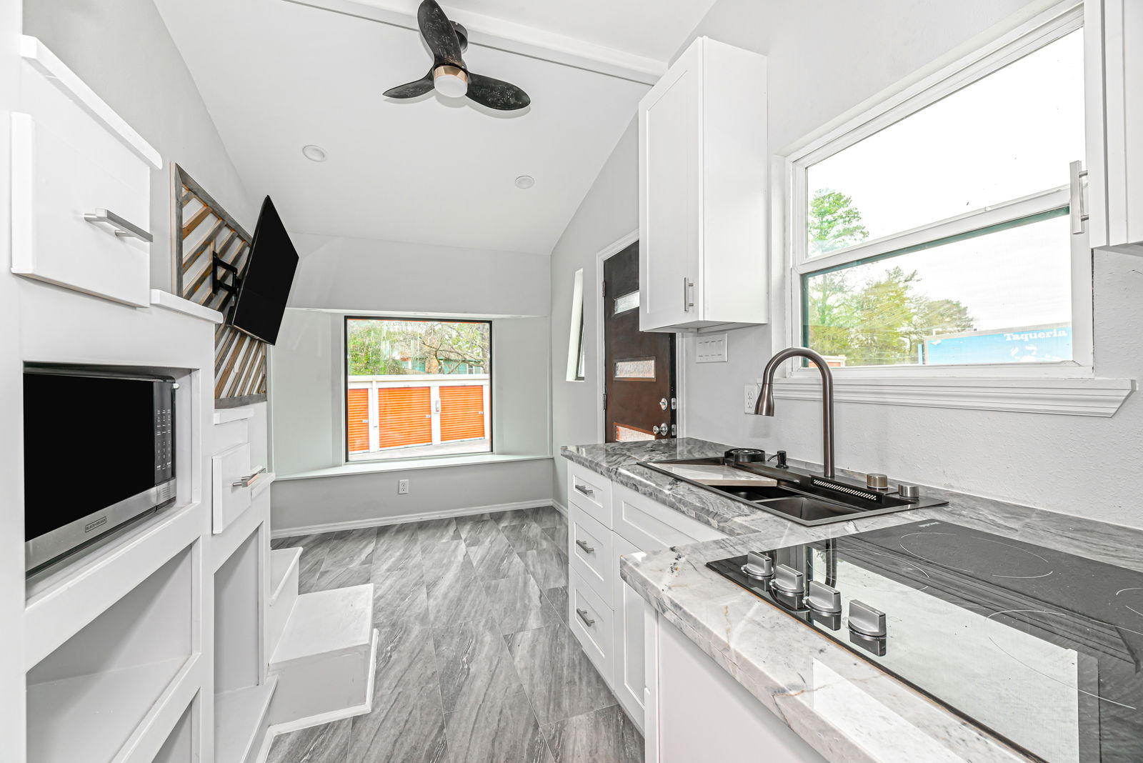 Turnkey Tiny Home for Sale! - 1 bed, 1 bath, 176 sqft in Houston, Texas