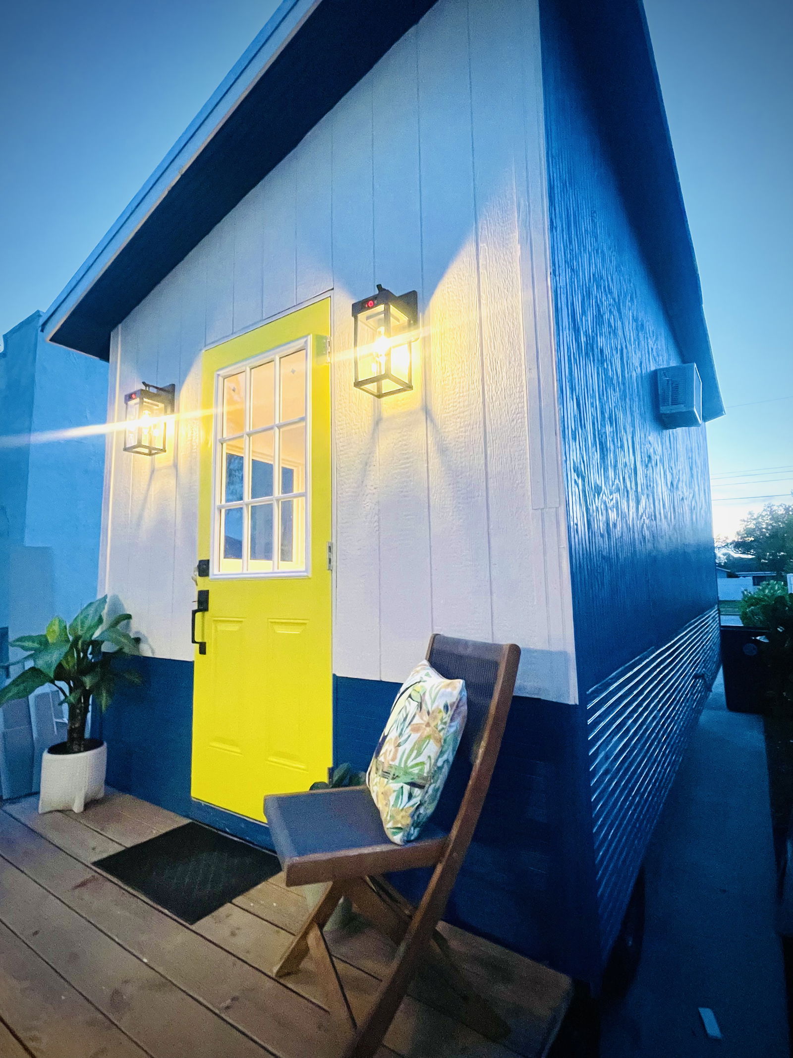 Expansive Tiny home with multiple sleeping areas! - 1 bed, 1 bath, 160 sqft in Orlando, Florida