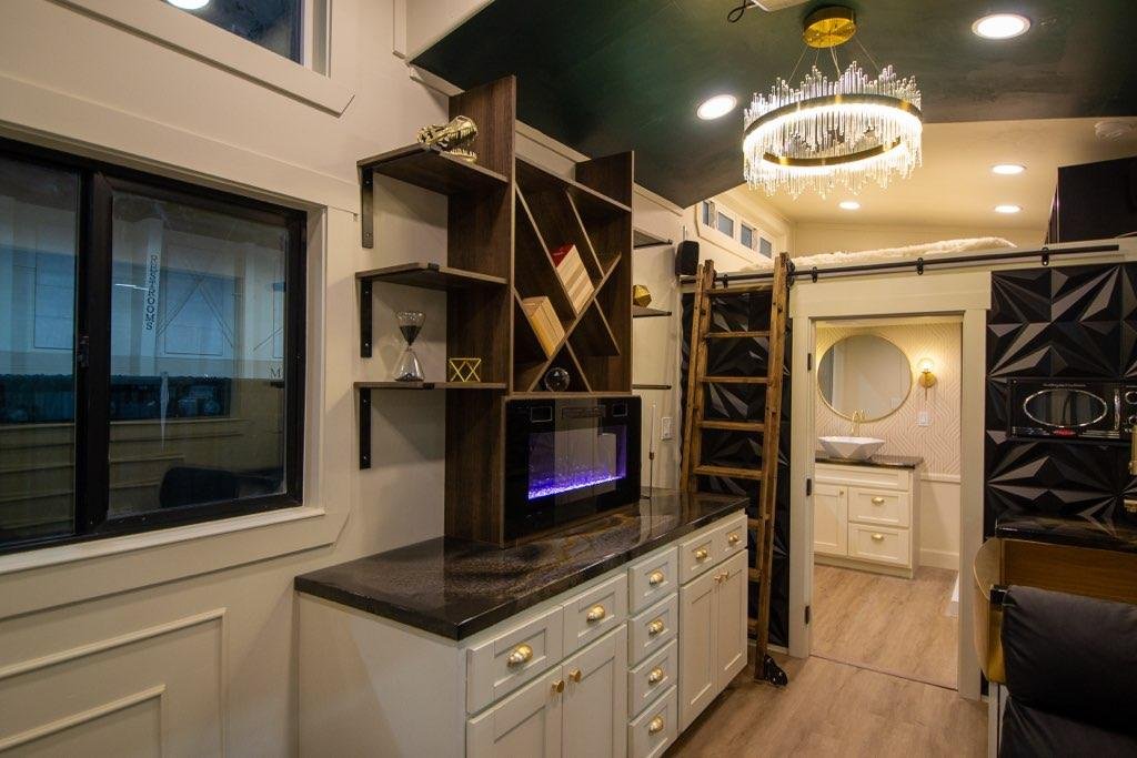 Luxury Gatsby Style Tiny Home - 1 bed, 1 bath, 192 sqft in Pleasant grove , Utah