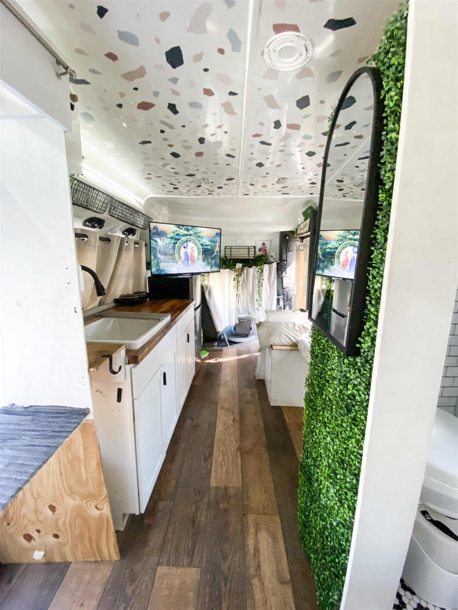 Live-in Ready home on wheels! 