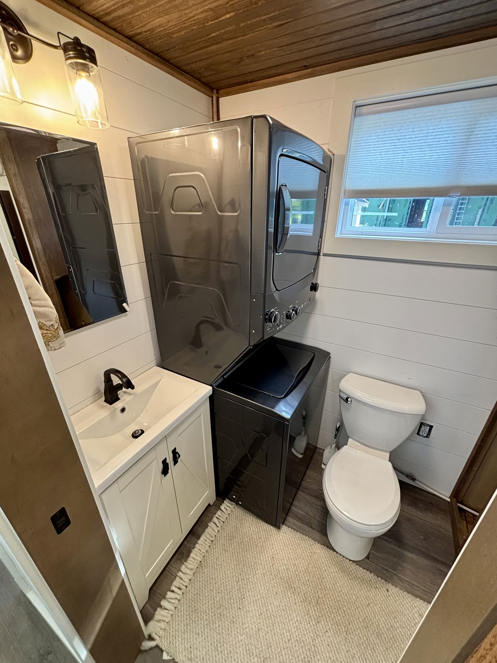 48’ Tiny Mobile House - 1 bed, 1 bath, 300 sqft in Noblesville, Indiana