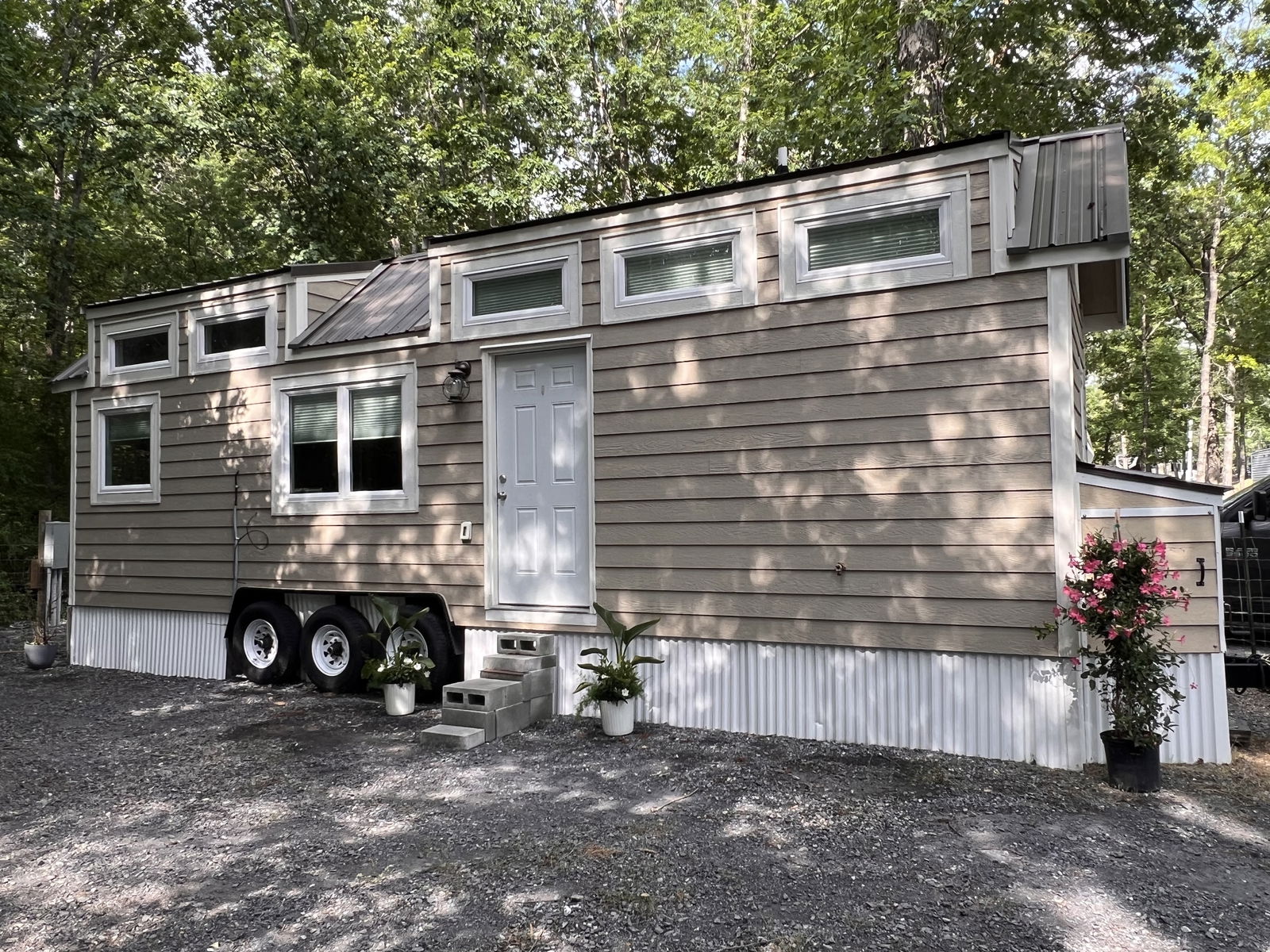 Nice 34’ Tiny House on Wheels. Move In or Take Away! - 2 bed, 1 bath, 351 sqft in Waynesboro, Virginia