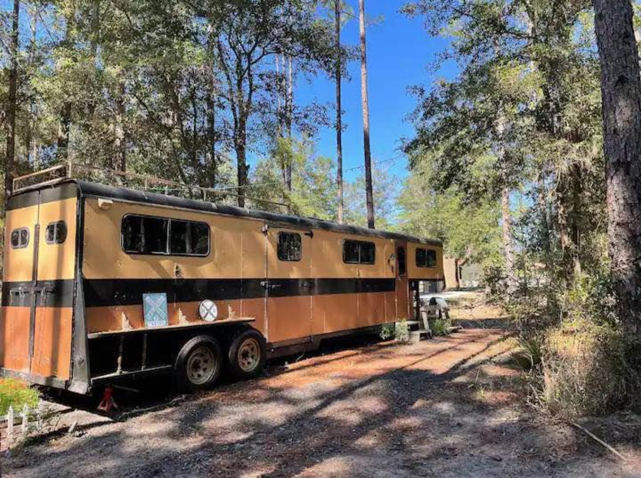 Horse Trailer Renovated Into Vintage Victorian Railroad Dining Car - 1 bed, 1 bath, 216 sqft in Yulee, Florida