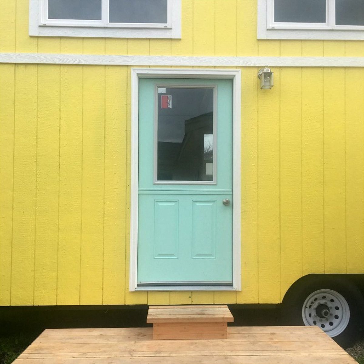 500-sq-ft-tiny-house-for-sale-paint-color-ideas